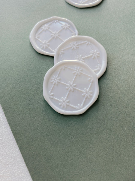 Daisies symmetrical pattern gold wax seals in off white