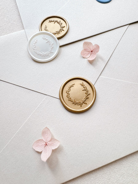 Botanical wreath wax seals in color gold and white pearl