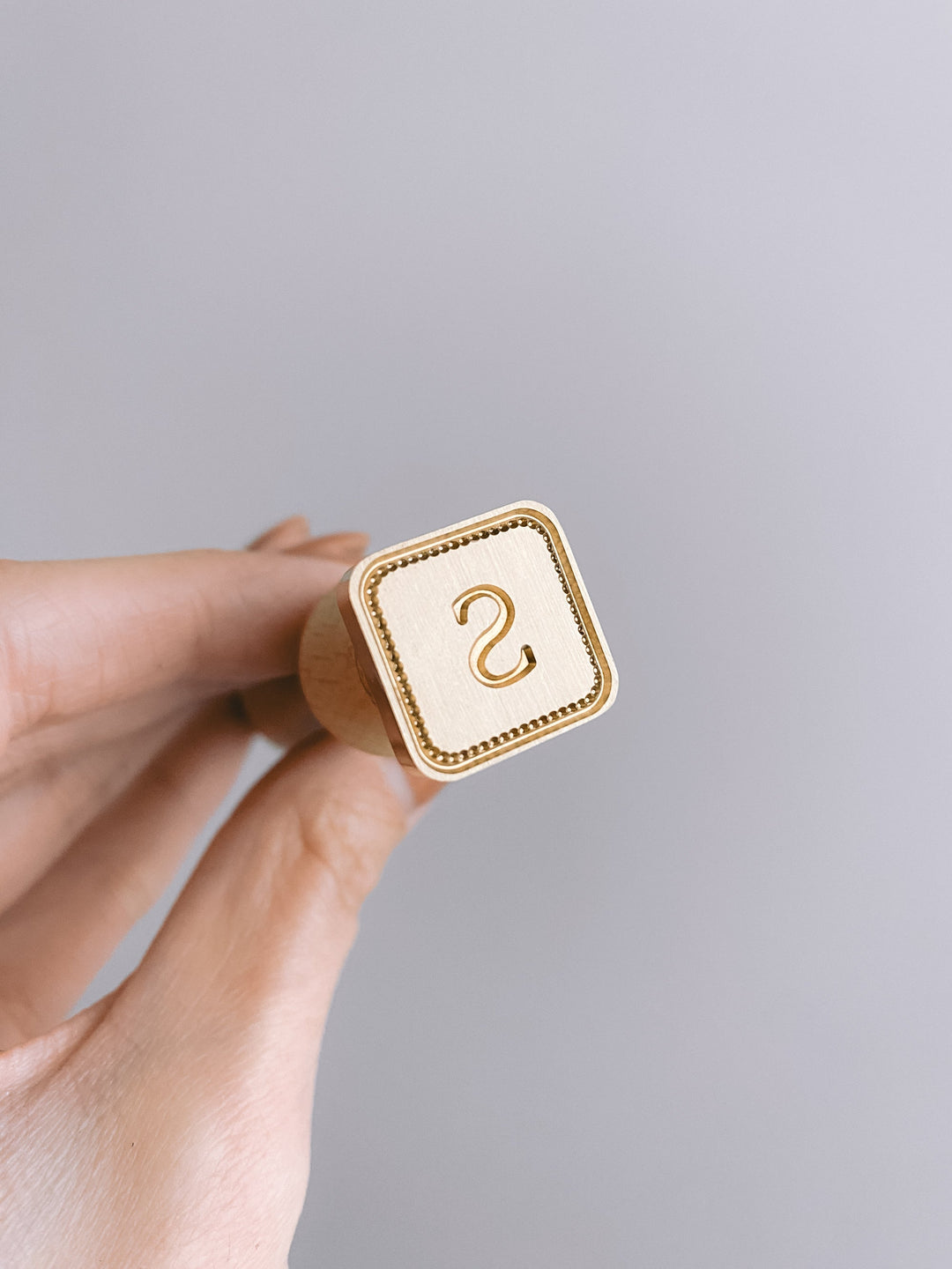 Single initial with border design mini square custom wax seal brass stamp head