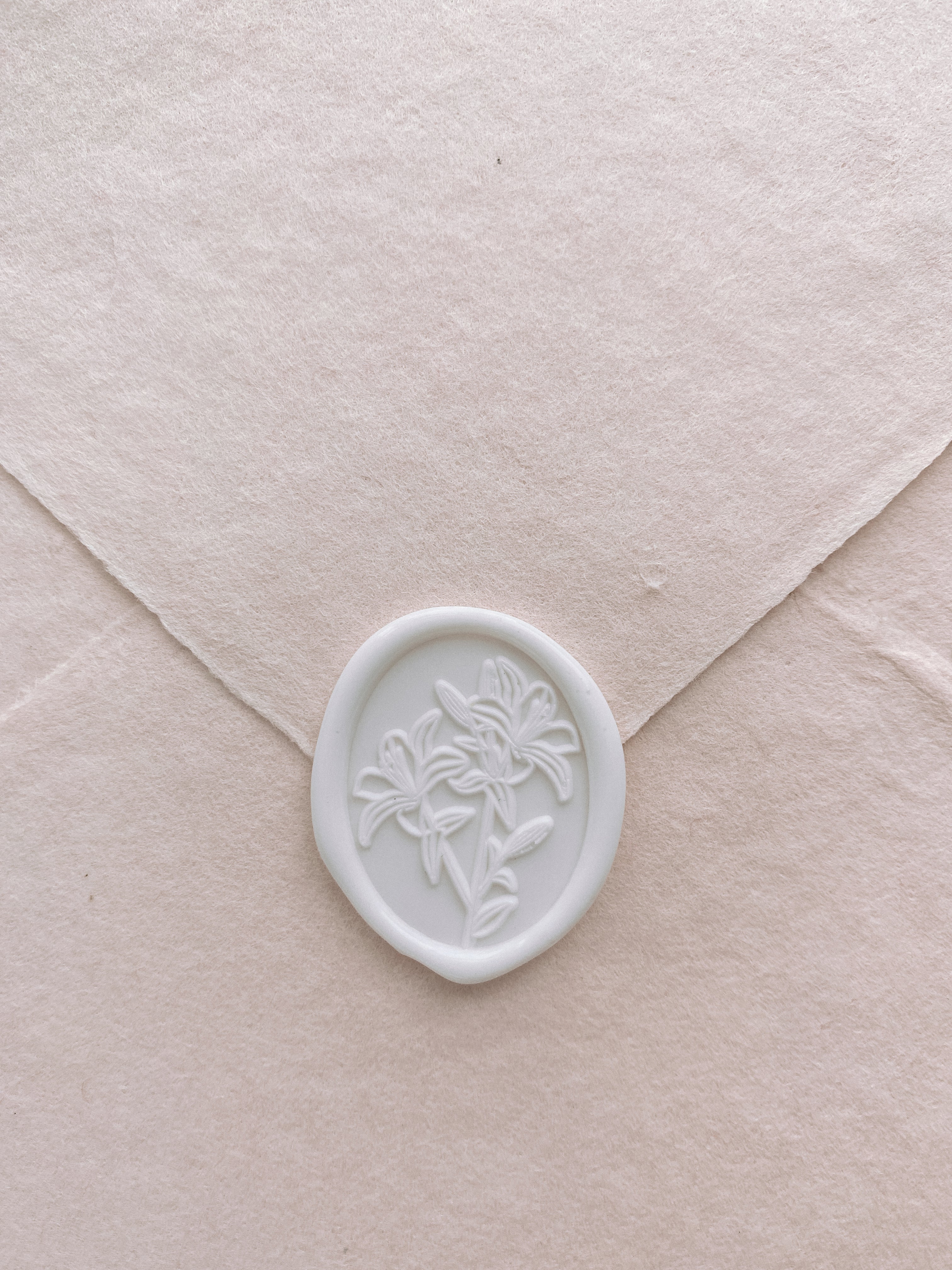 Oval Floral Crown Monogram Wax Seal Stamp – Olive Paperie Co.