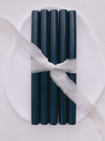 a set of 5 deep blue color sealing wax sticks